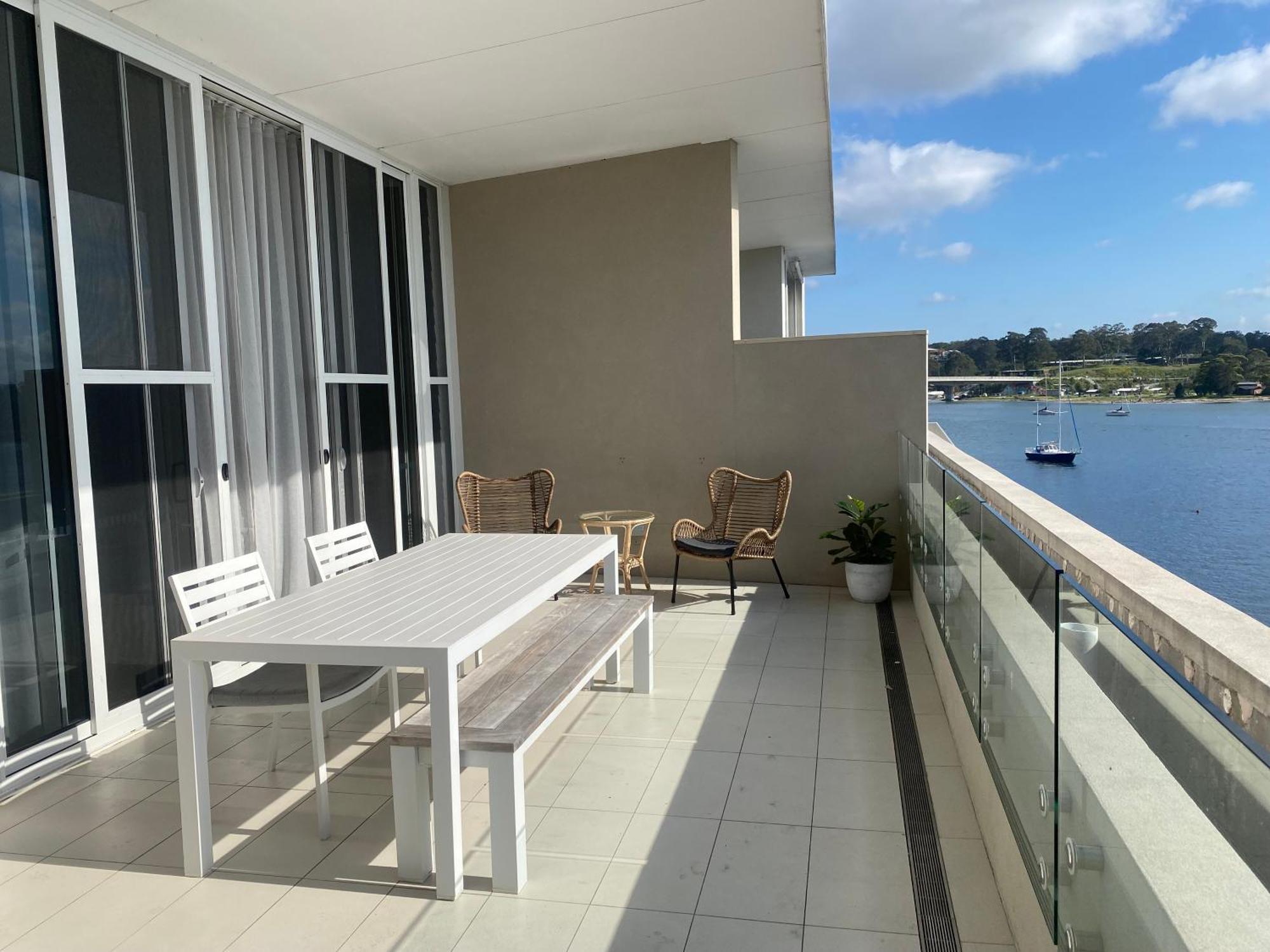 Апартаменты Penthouse On The Promenade Батманс-Бэй Экстерьер фото